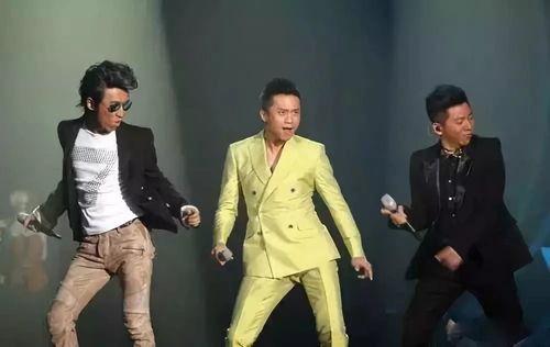 邓超唱歌圈内爆料视频,揭秘娱乐圈背后的欢乐瞬间 第2张 邓超唱歌圈内爆料视频,揭秘娱乐圈背后的欢乐瞬间 第2张